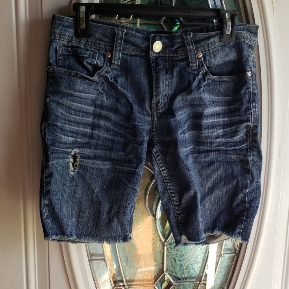 Vigoss size 7 junior Capries.